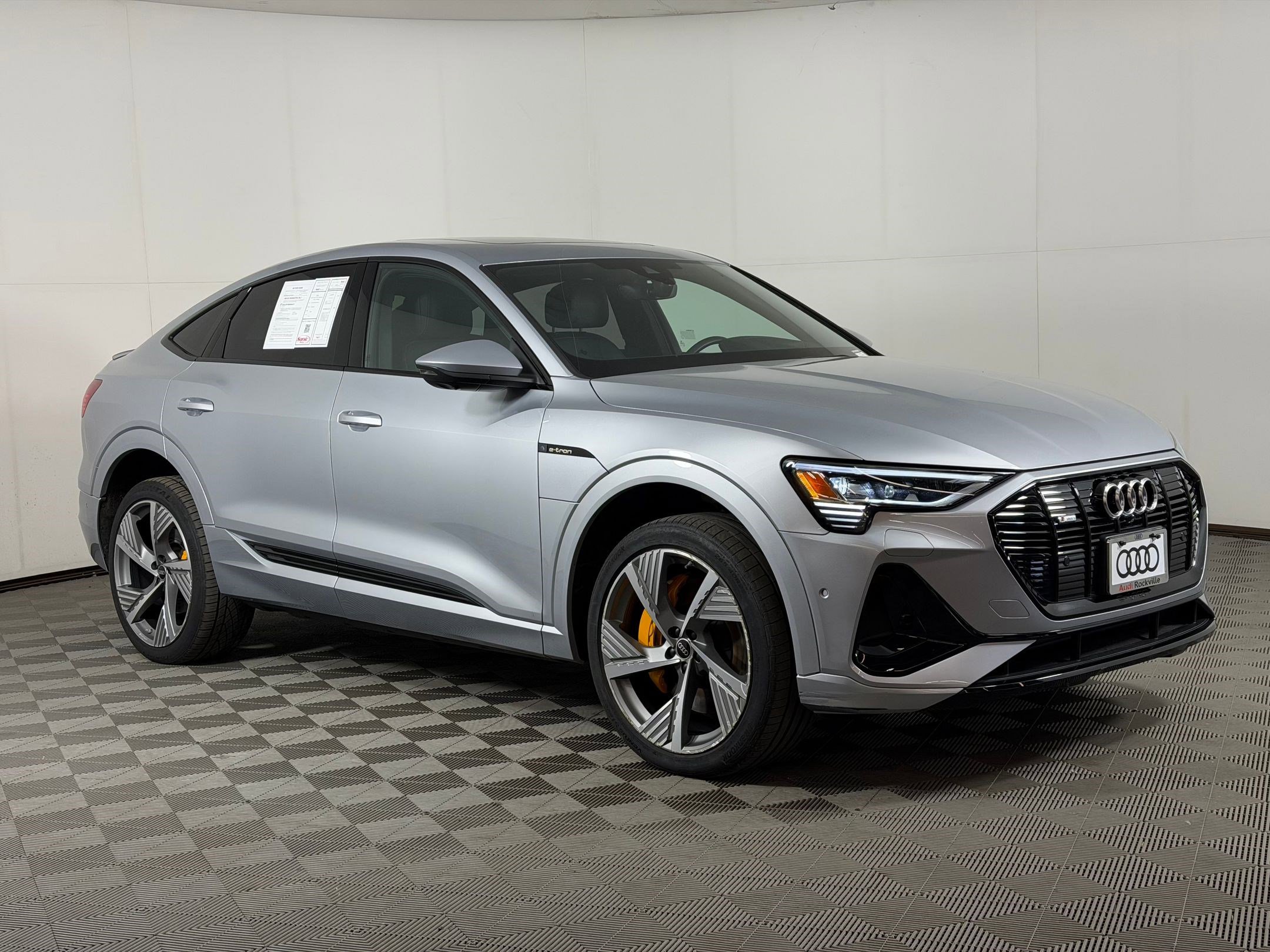Used 2023 Audi e-tron Prestige w/ Prestige Package AWD/4WD image 7
