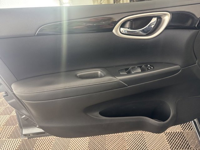 Used 2016 Nissan Sentra SV w/ Style Package image 17