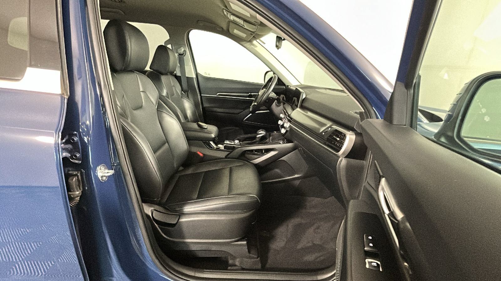 Used 2024 Kia Telluride S AWD/4WD image 35