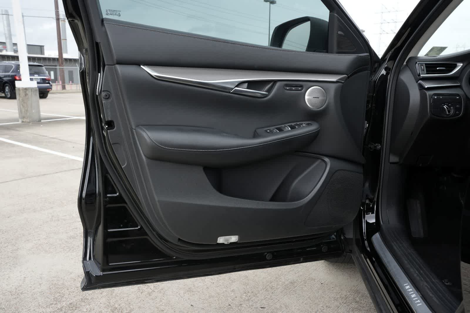 Used 2023 INFINITI QX50 Luxe FWD image 13