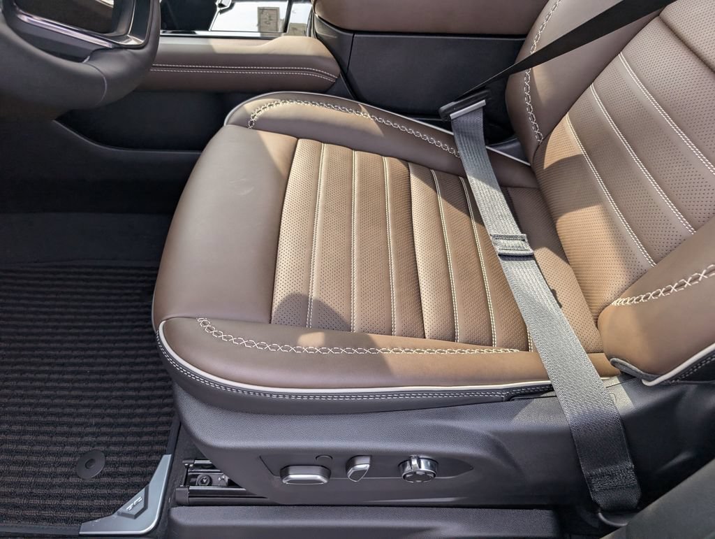 New 2026 GMC Yukon XL Denali Ultimate AWD/4WD image 23