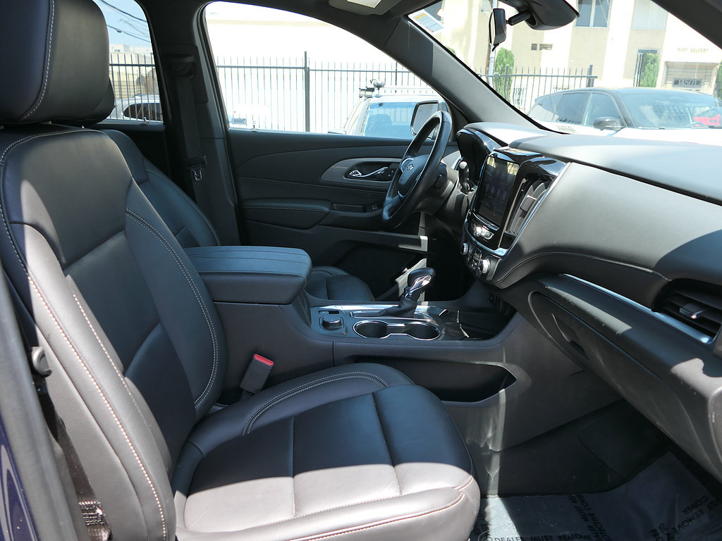 Used 2022 Chevrolet Traverse LT w/ LPO, Cargo Package FWD image 28