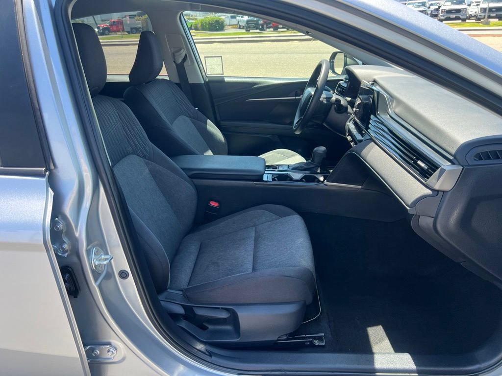 Used 2025 Toyota Camry LE FWD image 40