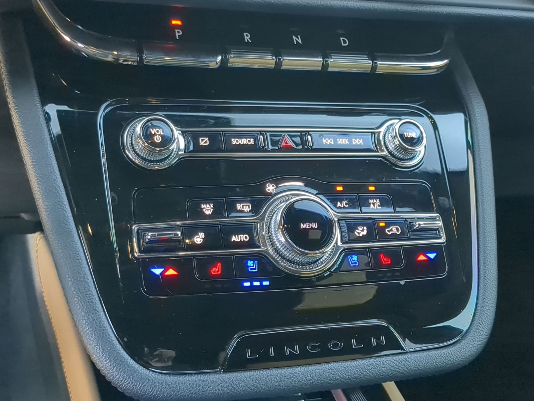 Used 2022 Lincoln Corsair Reserve w/ Elements Package image 18