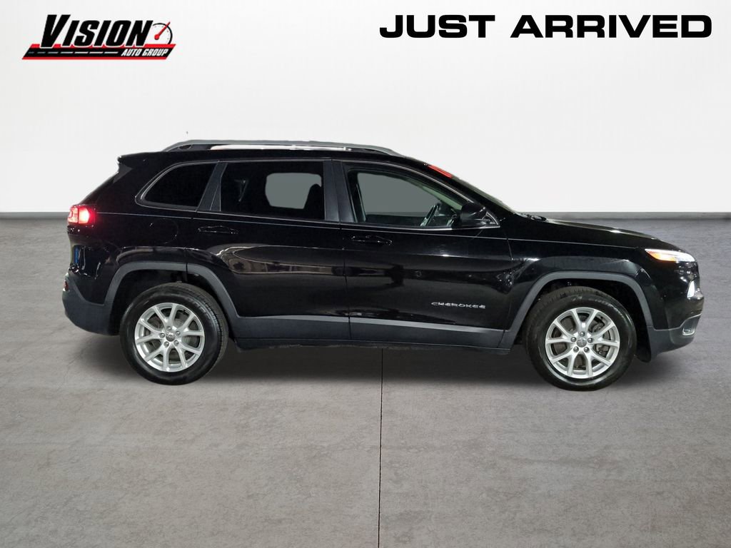Used 2017 Jeep Cherokee Latitude w/ Comfort & Sound Group image 4