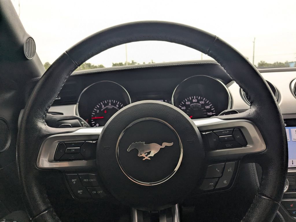 Used 2017 Ford Mustang Premium image 21