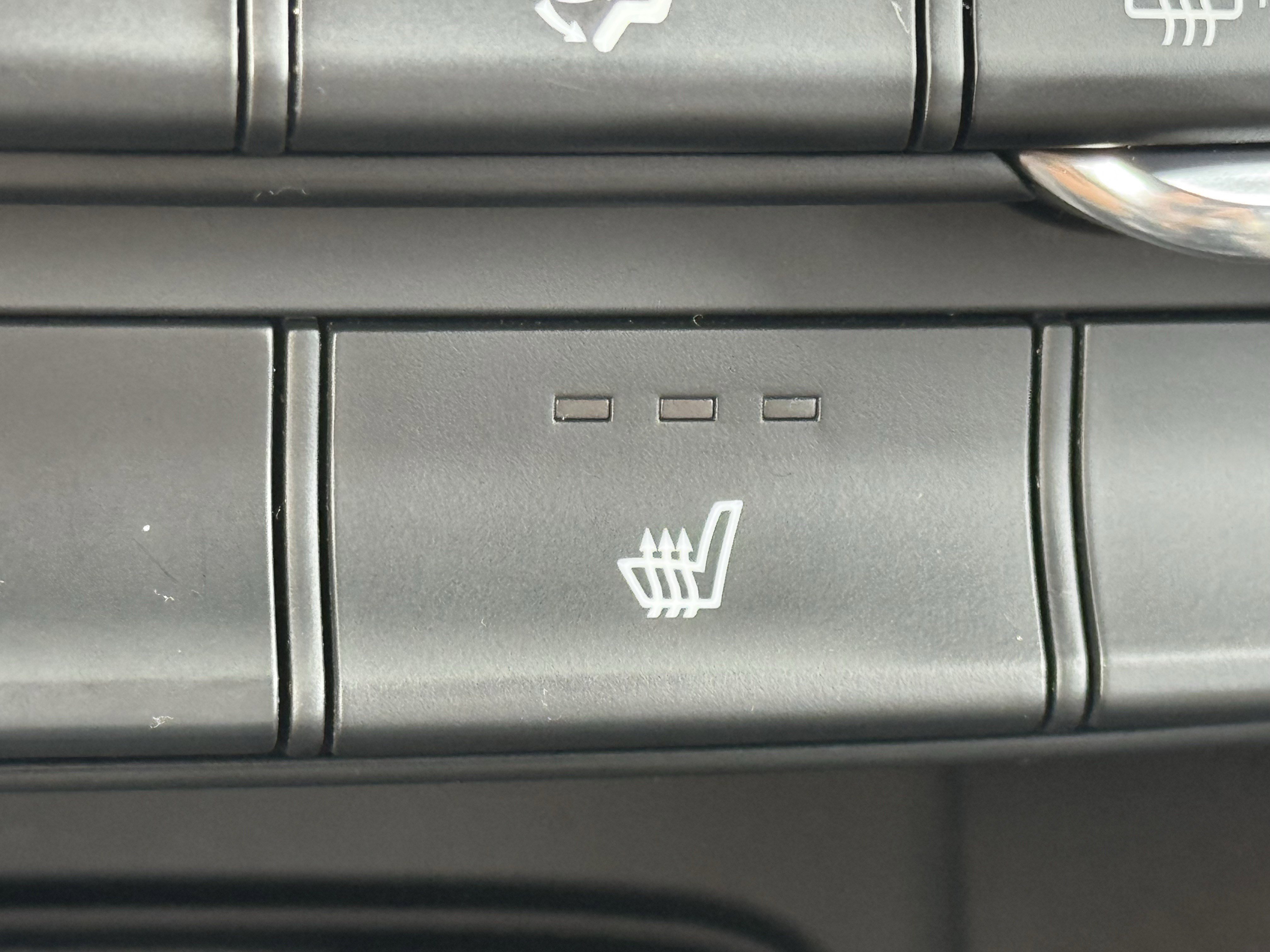 Used 2019 Hyundai Santa Fe Limited image 21