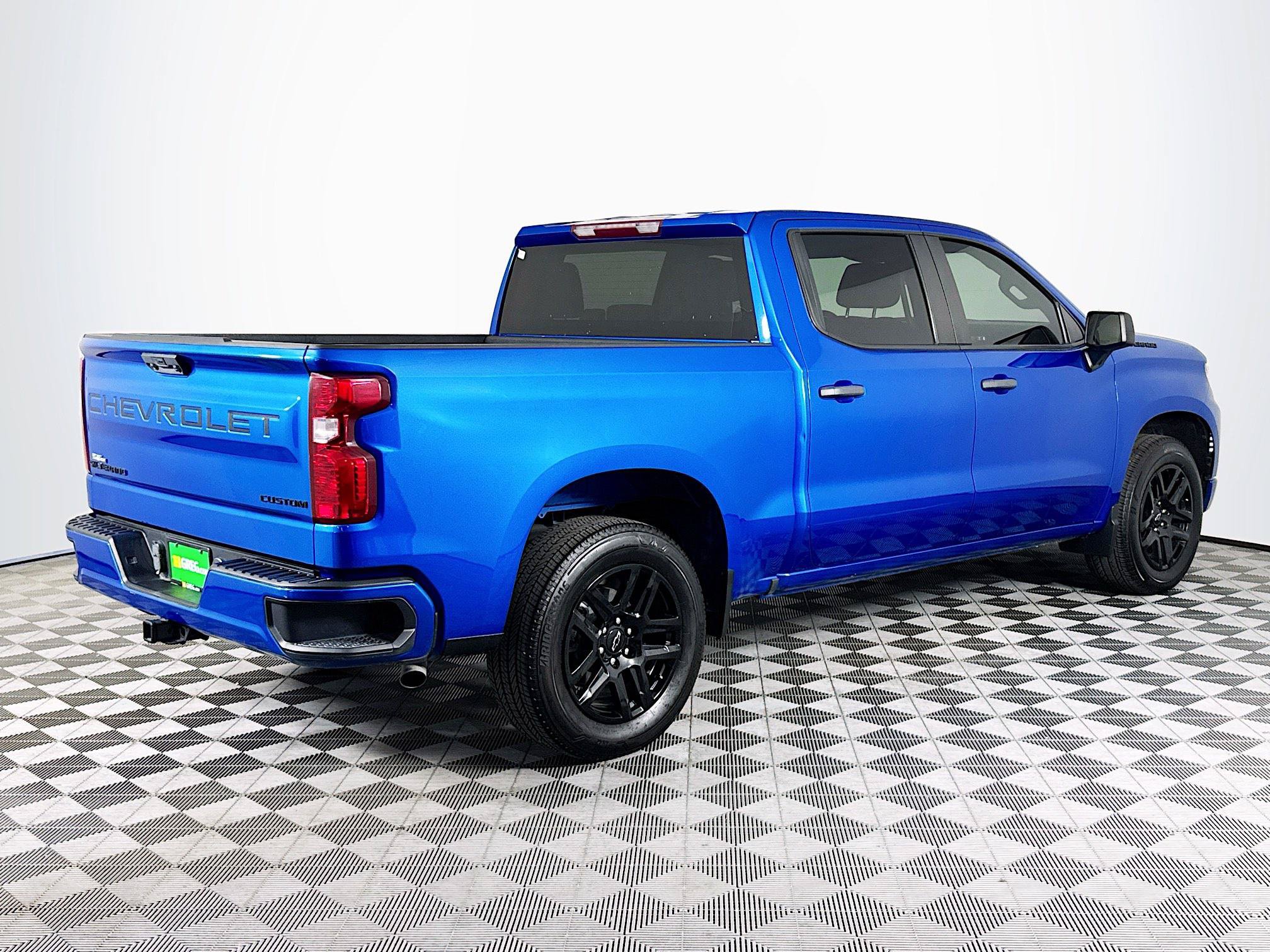Used 2023 Chevrolet Silverado 1500 Custom w/ LPO, Dark Essentials Package RWD image 7