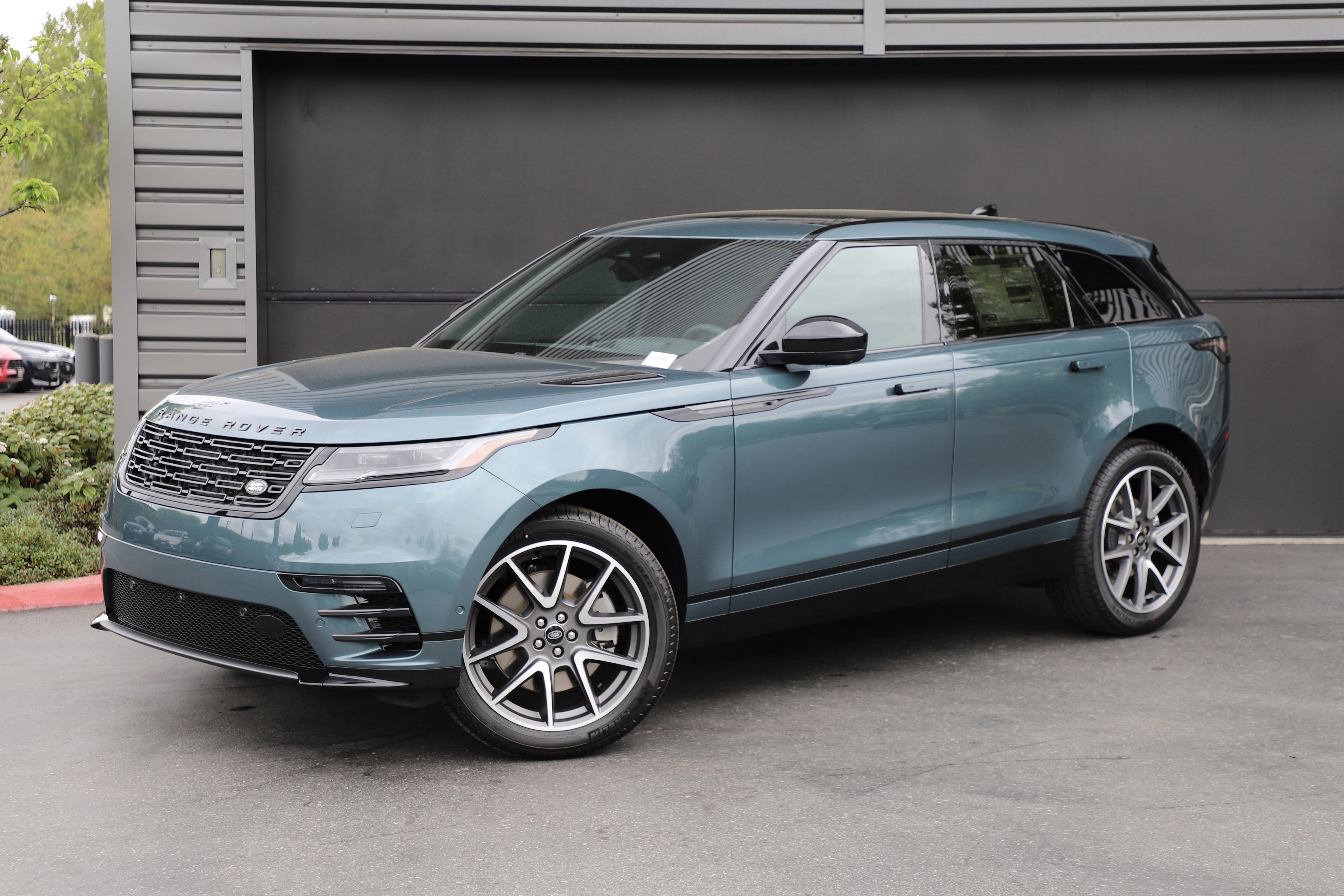 New 2026 Land Rover Range Rover Velar Dynamic SE AWD/4WD image 1