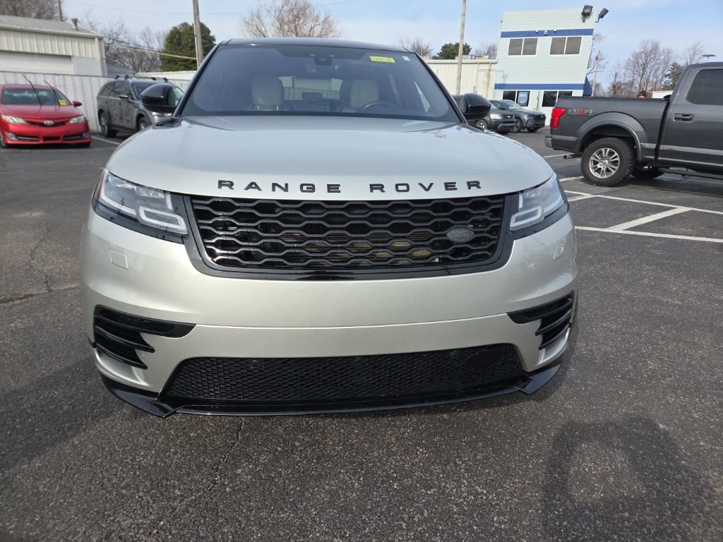 Used 2019 Land Rover Range Rover Velar R-Dynamic SE image 3