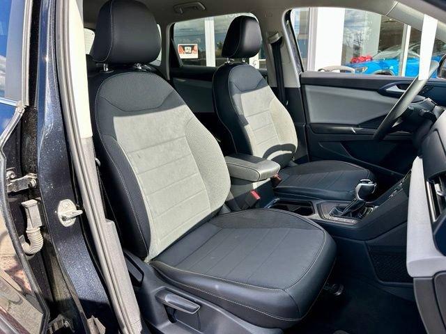 Certified 2022 Volkswagen Taos SE FWD image 22