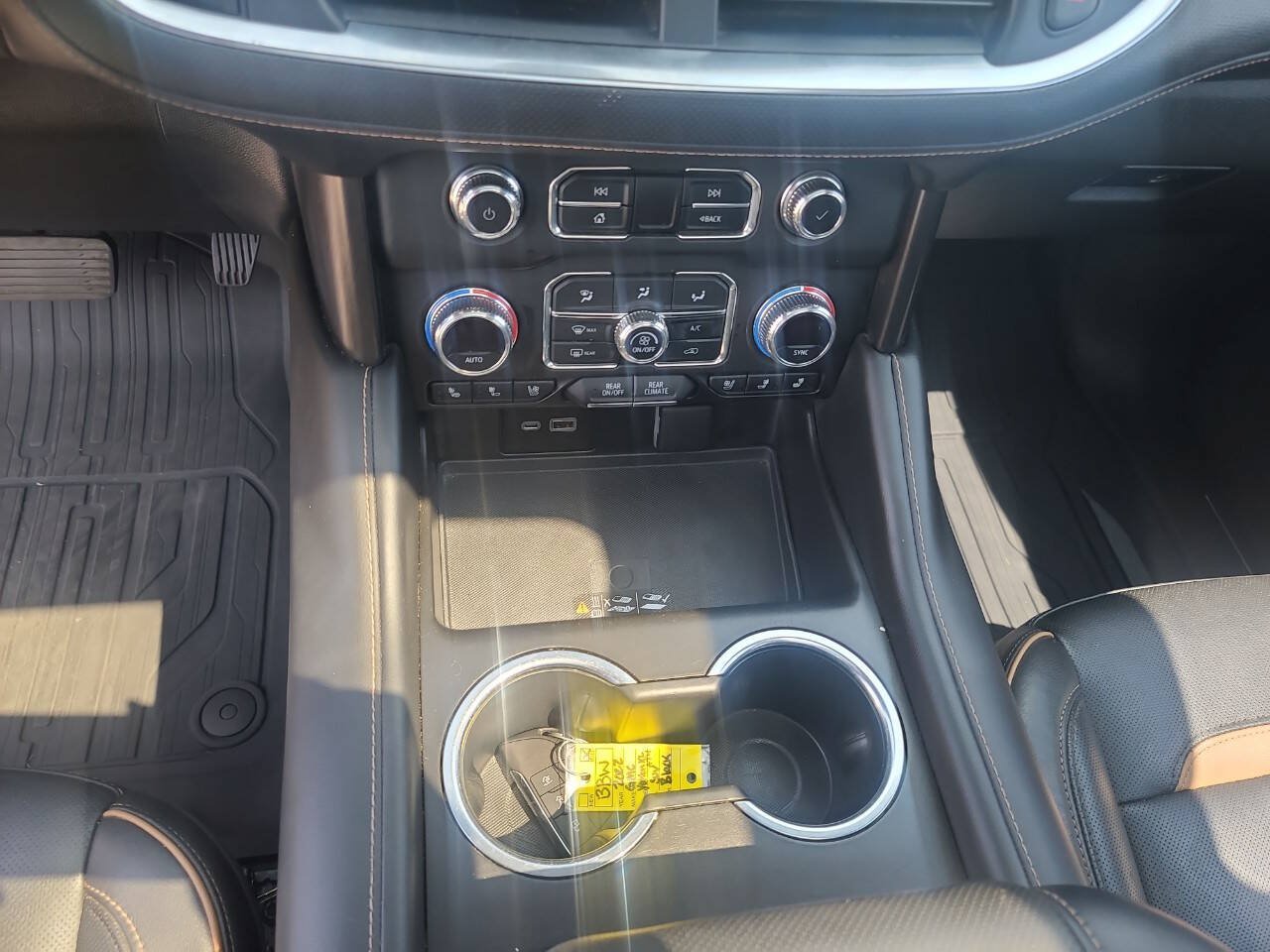 Used 2022 GMC Yukon XL AT4 AWD/4WD image 20