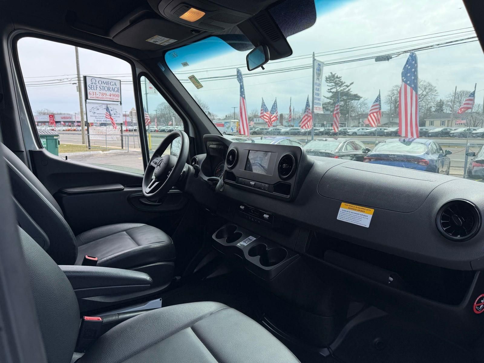 Used 2023 Mercedes-Benz Sprinter 2500 image 10