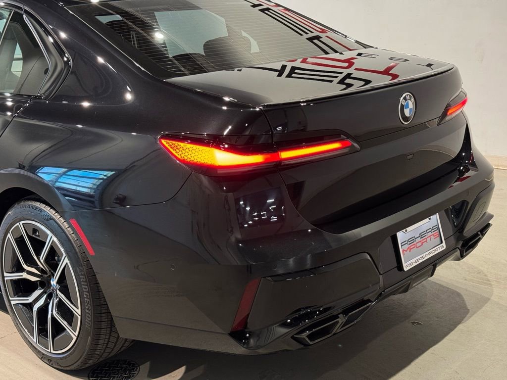 Used 2025 BMW 760i xDrive image 9