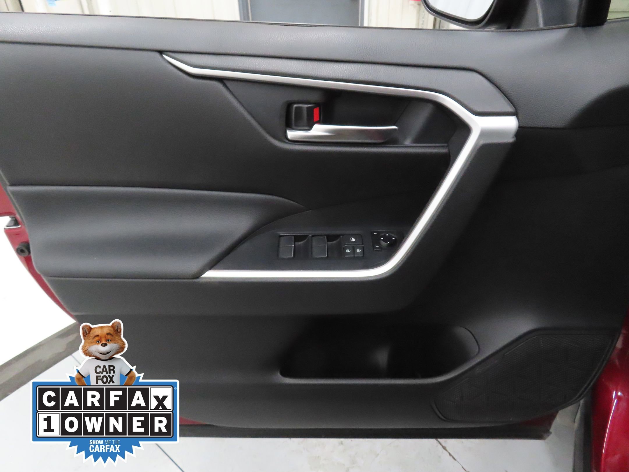 Used 2021 Toyota RAV4 XLE Premium AWD/4WD image 9