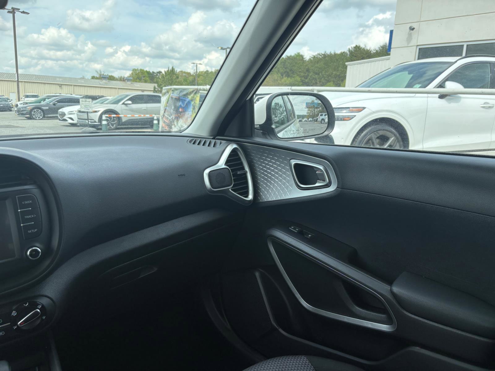 Used 2025 Kia Soul LX image 22