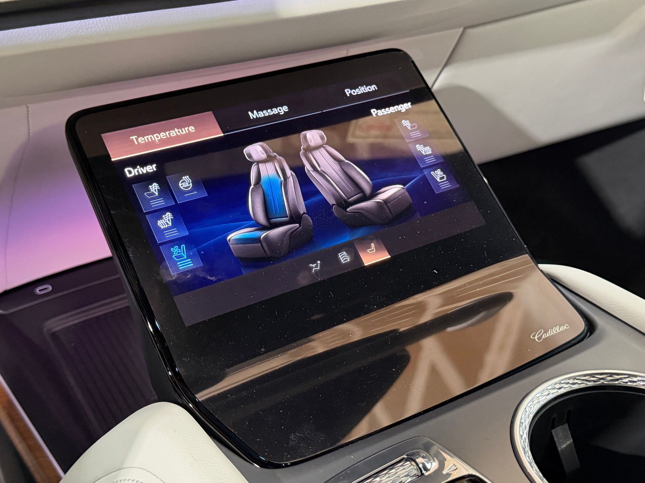 New 2026 Cadillac Vistiq Sport w/ LPO, Floor Liner Package AWD/4WD image 39
