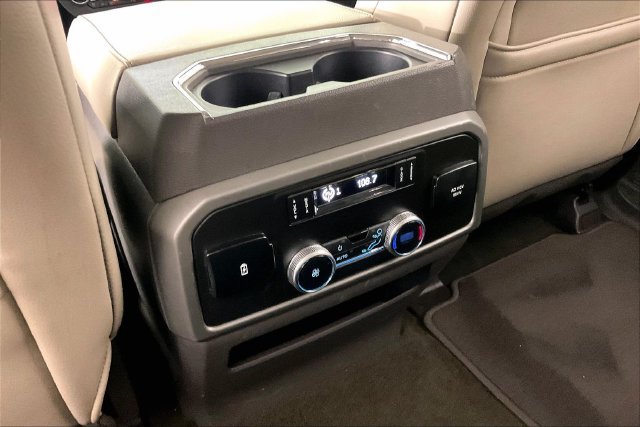 Used 2019 Ford Expedition XLT w/ Equipment Group 202A AWD/4WD image 9