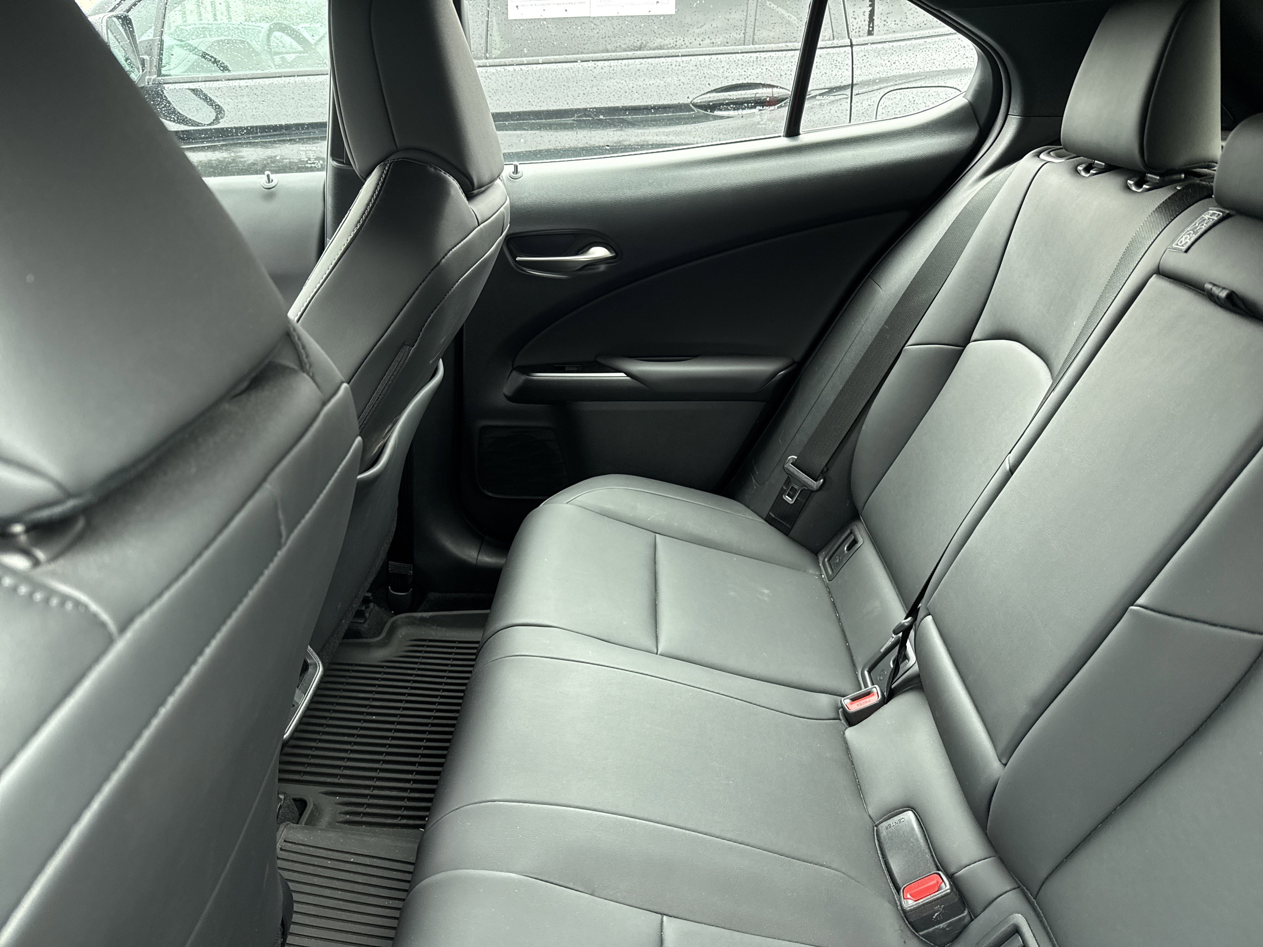 Used 2023 Lexus UX 250h 250h Premium w/ Accessory Package (Z2) image 9