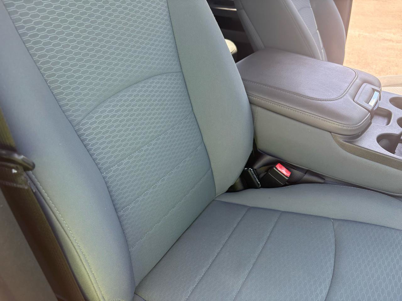 Used 2017 RAM 1500 Classic SLT AWD/4WD image 40