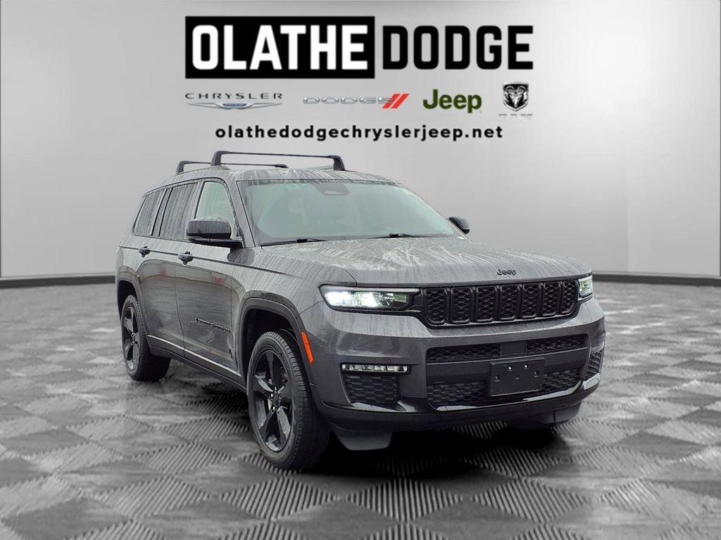 Used 2023 Jeep Grand Cherokee L Limited w/ Black Appearance Package image 32