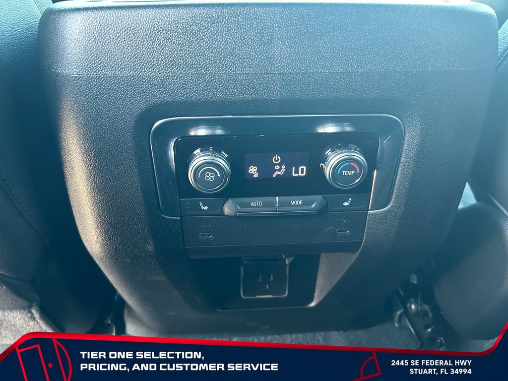 Used 2025 GMC Yukon AT4 AWD/4WD image 26