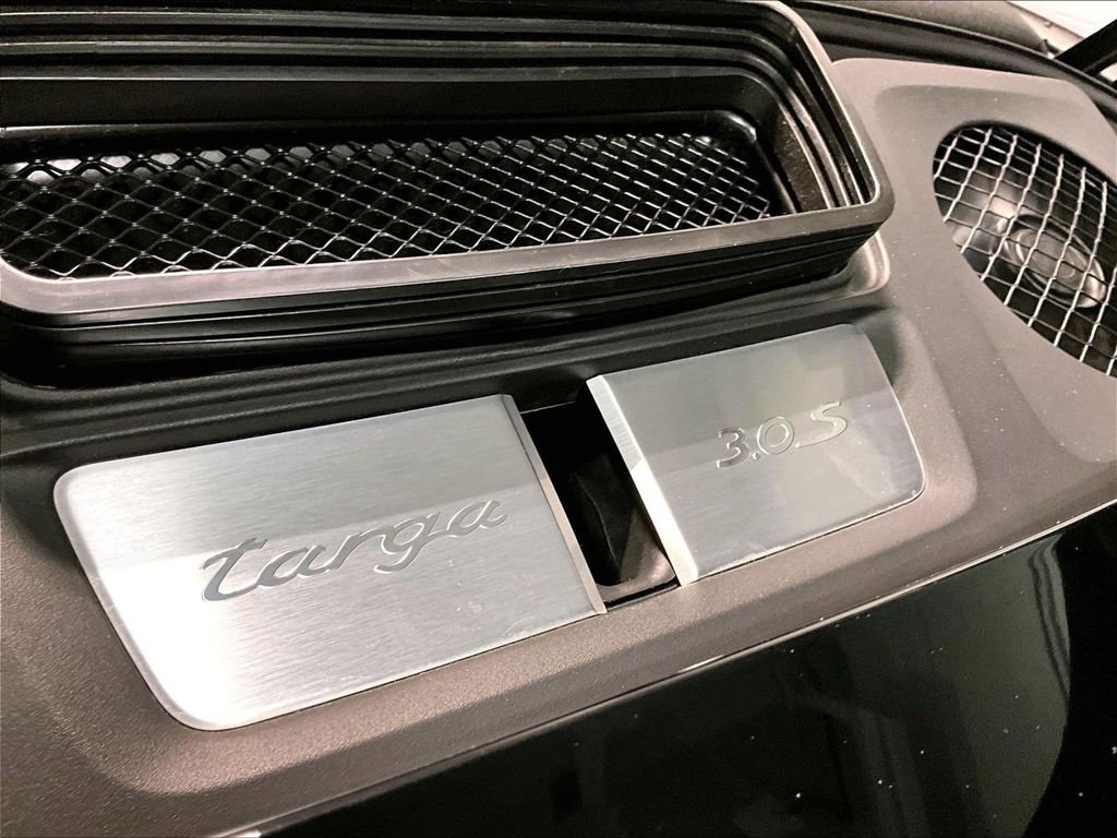 Certified 2017 Porsche 911 Targa 4S image 34