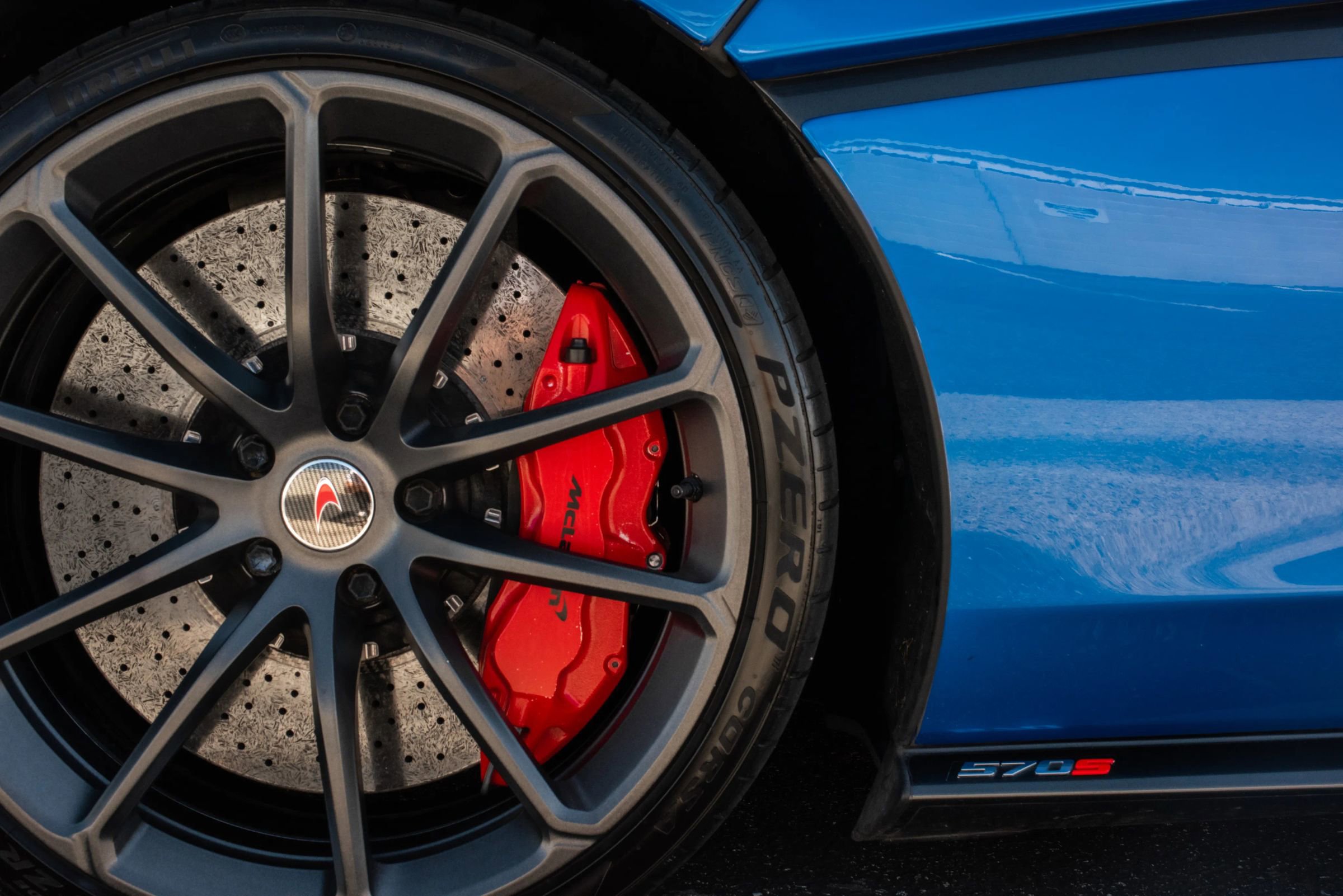 Used 2018 McLaren 570S Spider RWD image 29