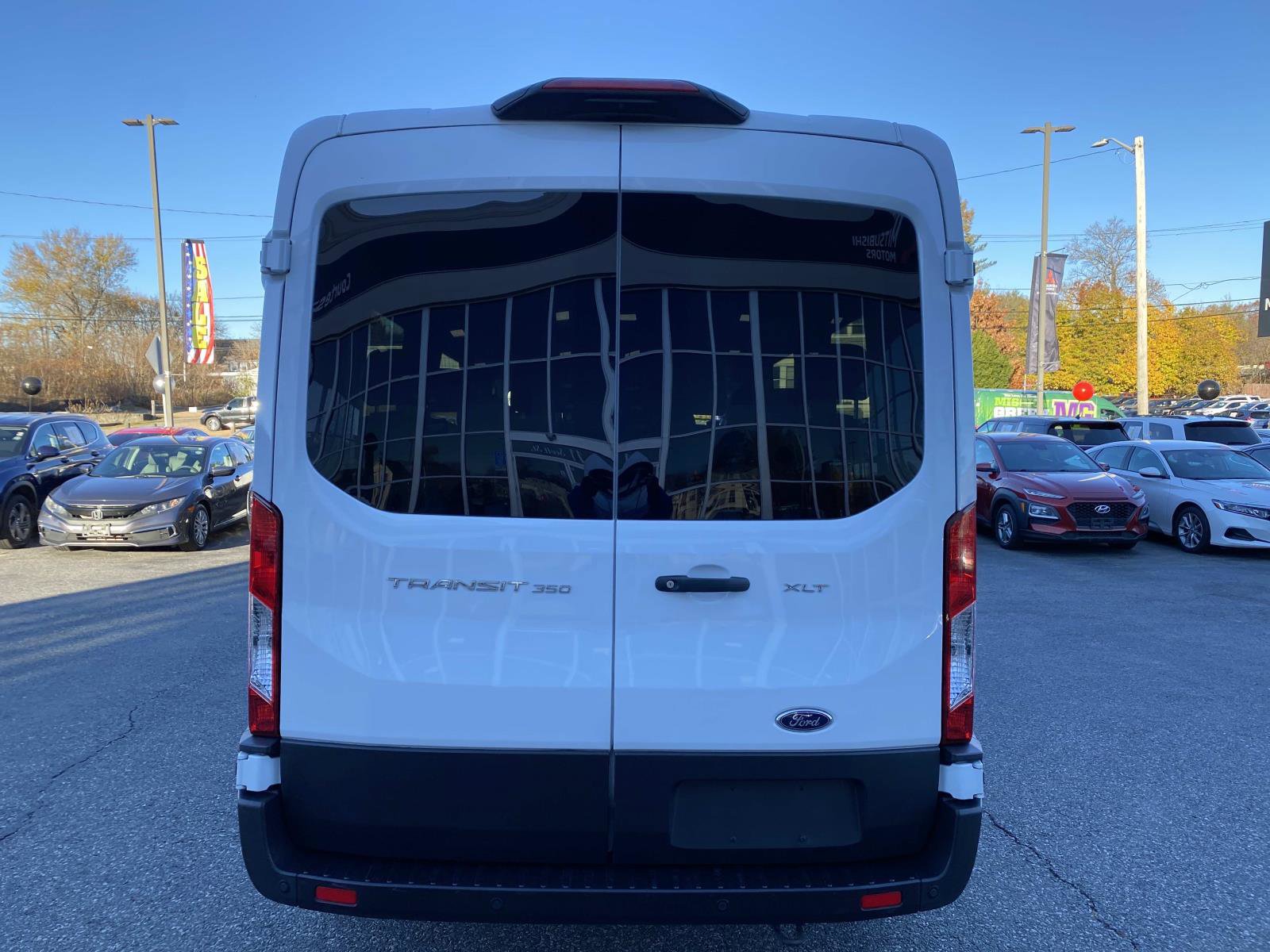 Used 2023 Ford Transit 350 XLT image 4