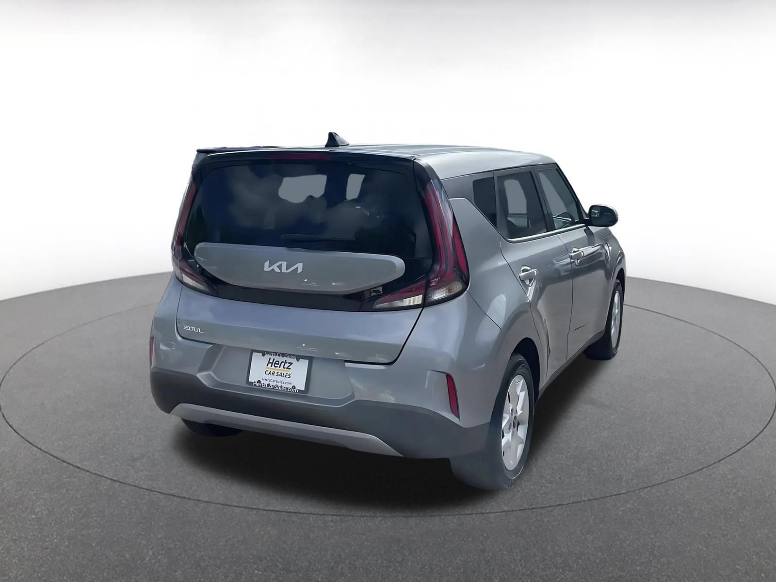 Used 2025 Kia Soul LX w/ LX Technology Package FWD image 12
