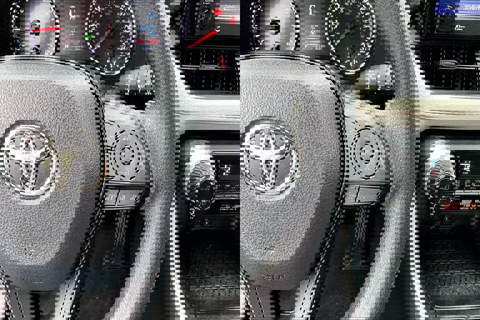 Used 2020 Toyota RAV4 XLE image 24