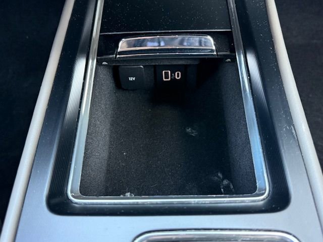 Used 2024 Lincoln Corsair AWD image 23