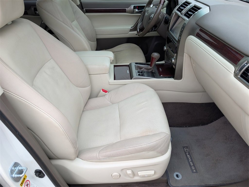 Used 2014 Lexus GX 460 image 31