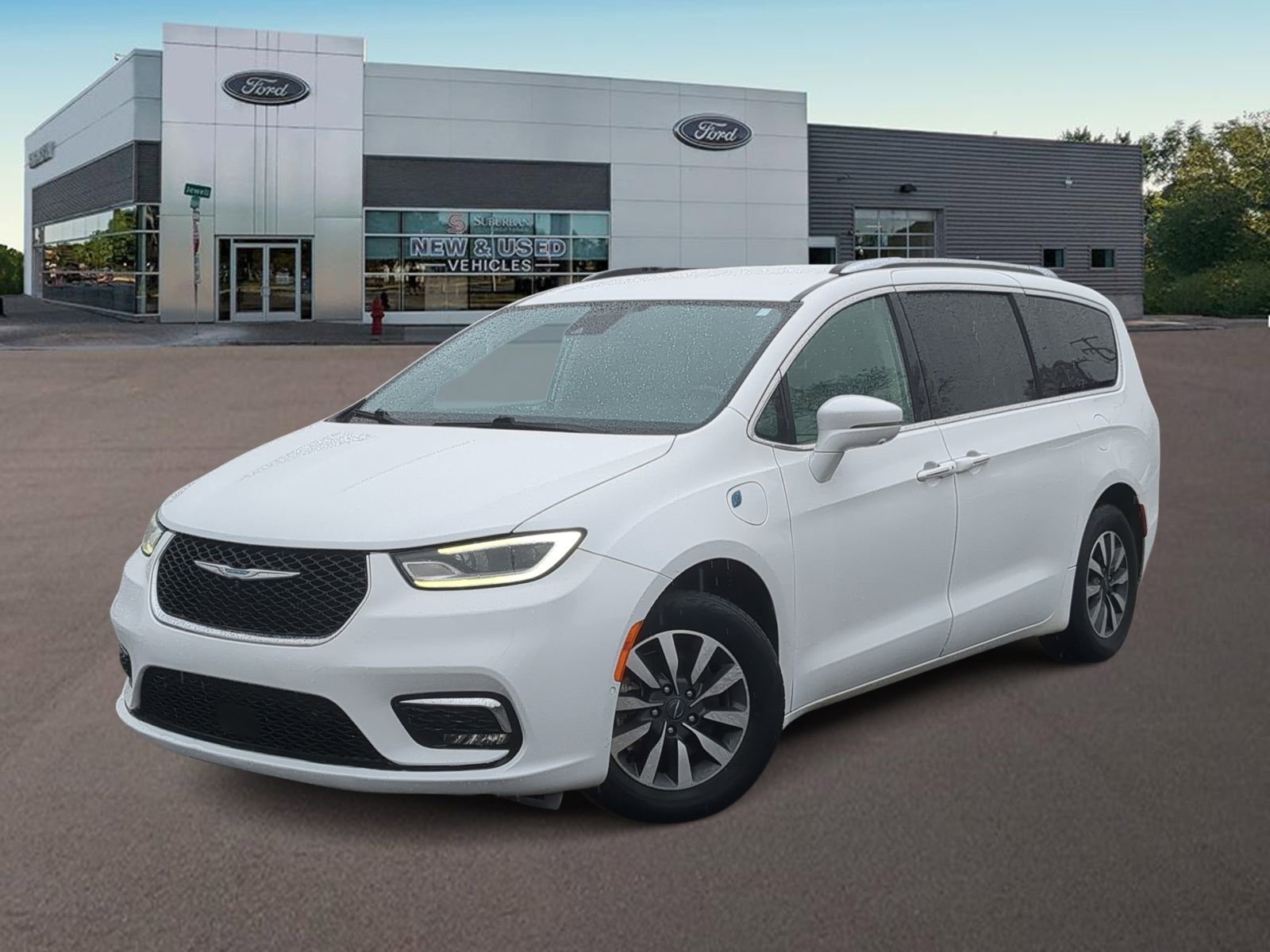 Used 2021 Chrysler Pacifica Touring-L image 1