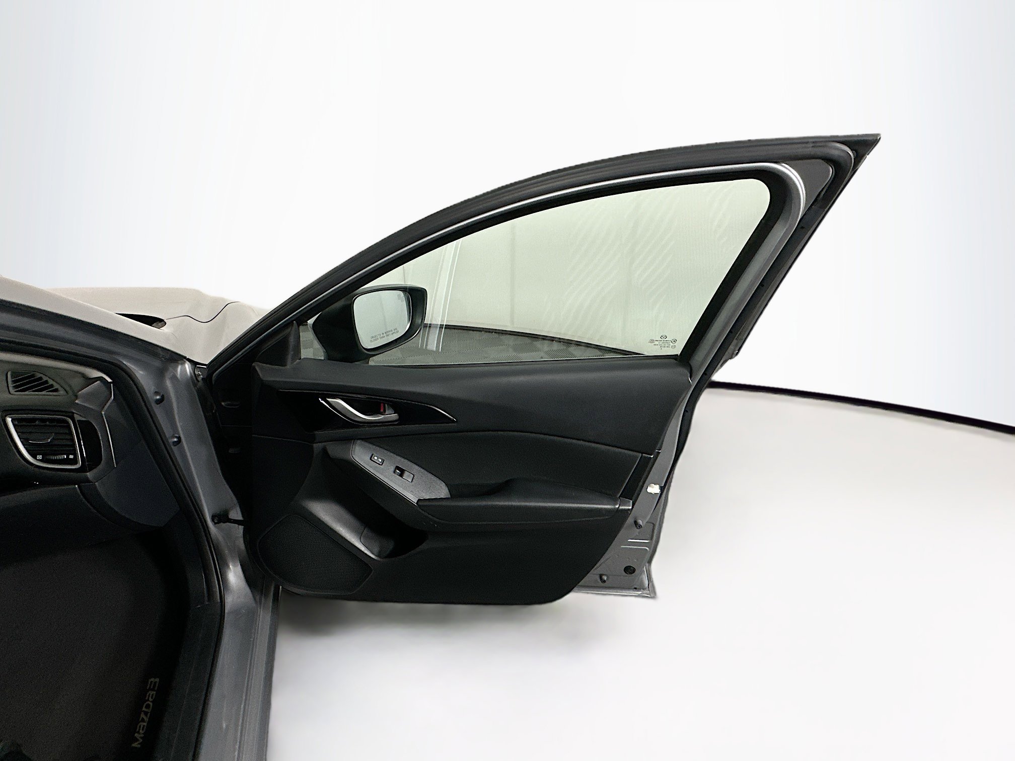 Used 2016 MAZDA MAZDA3 i Sport w/ Preferred Equipment Package image 29