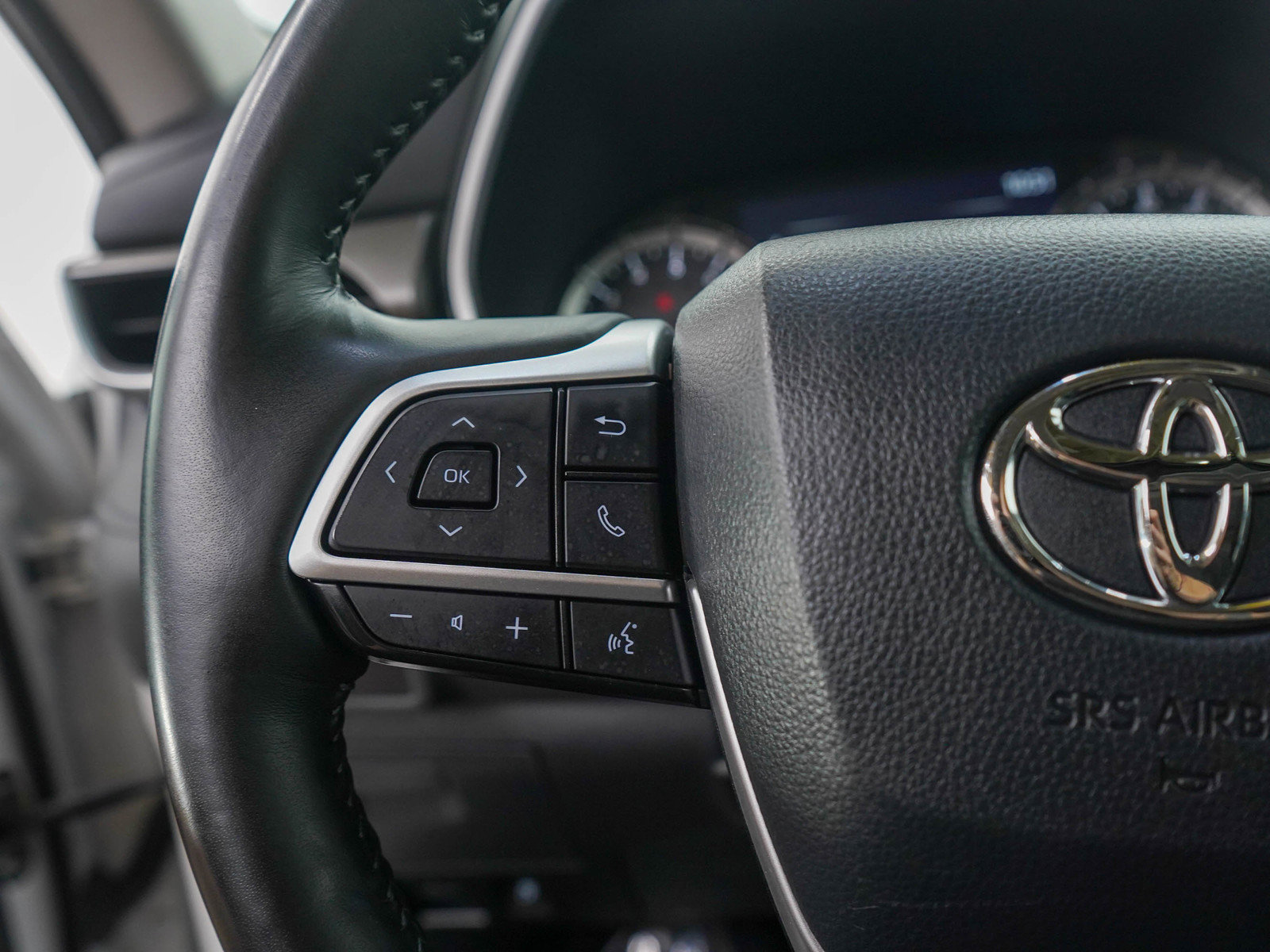 Used 2024 Toyota Highlander XLE AWD/4WD image 28