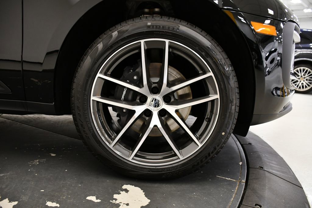 Used 2025 Porsche Macan Turbo image 15