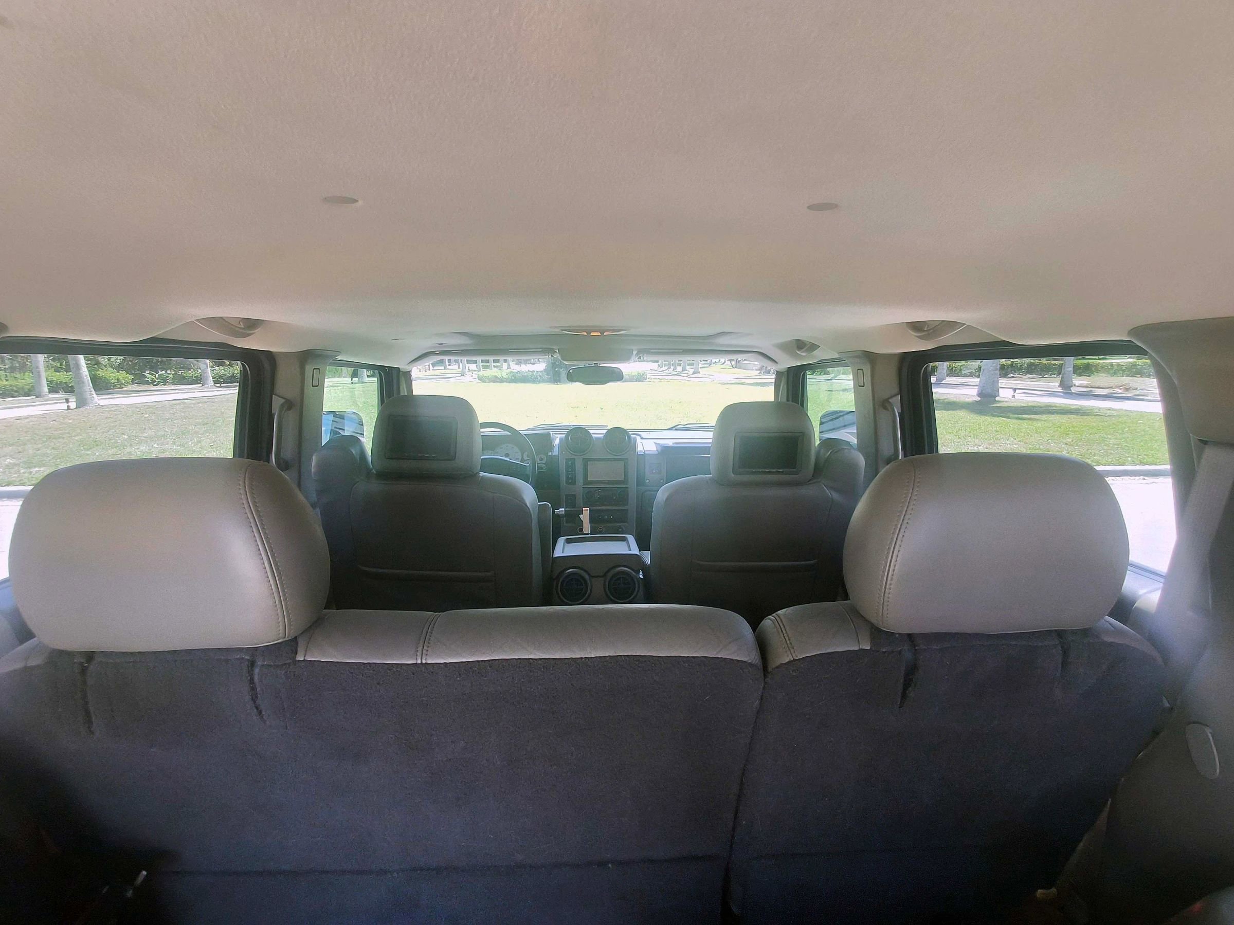 Used 2003 HUMMER H2 w/ Preferred Equipment Group image 47