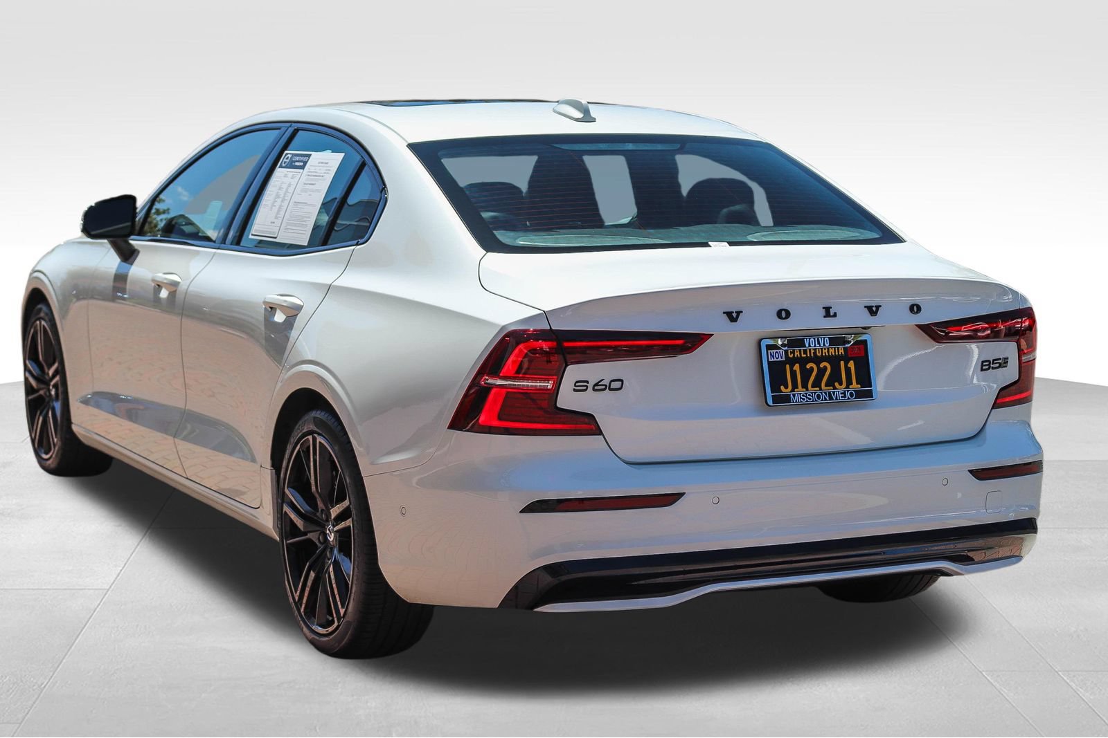 Used 2024 Volvo S60 B5 Plus w/ Climate Package AWD/4WD image 5