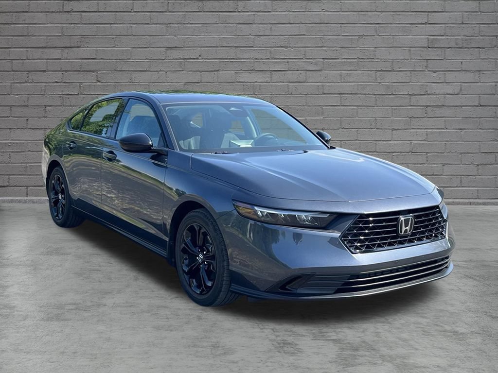 Used 2025 Honda Accord SE image 6