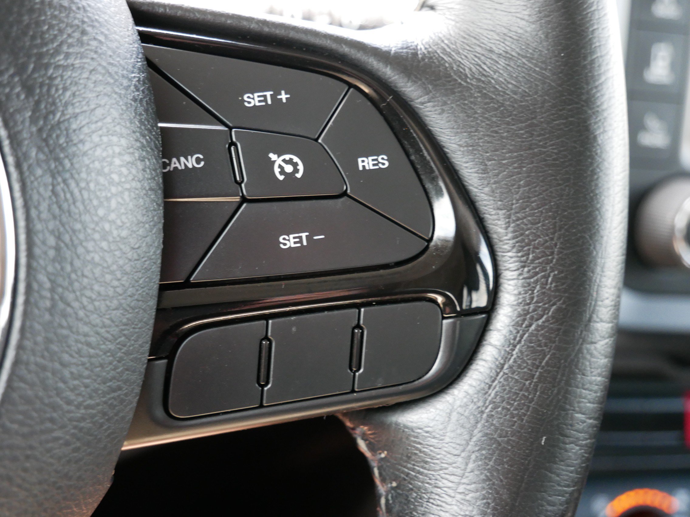 Used 2016 Jeep Renegade Latitude AWD/4WD image 27