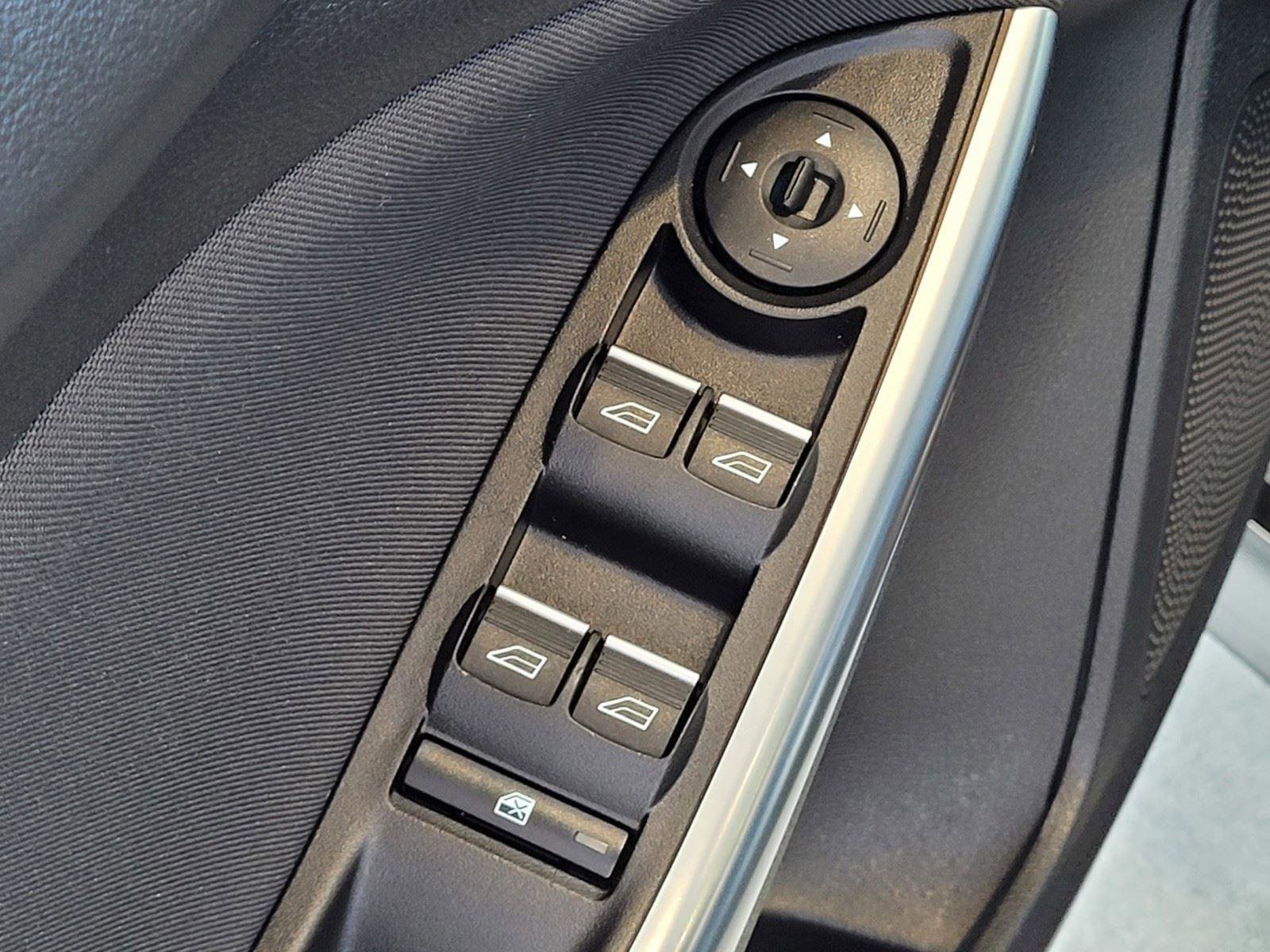 Used 2018 Ford Focus ST image 18