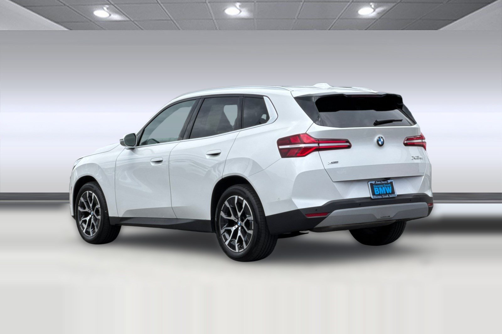 Used 2026 BMW X3 xDrive30i w/ Premium Package AWD/4WD image 3