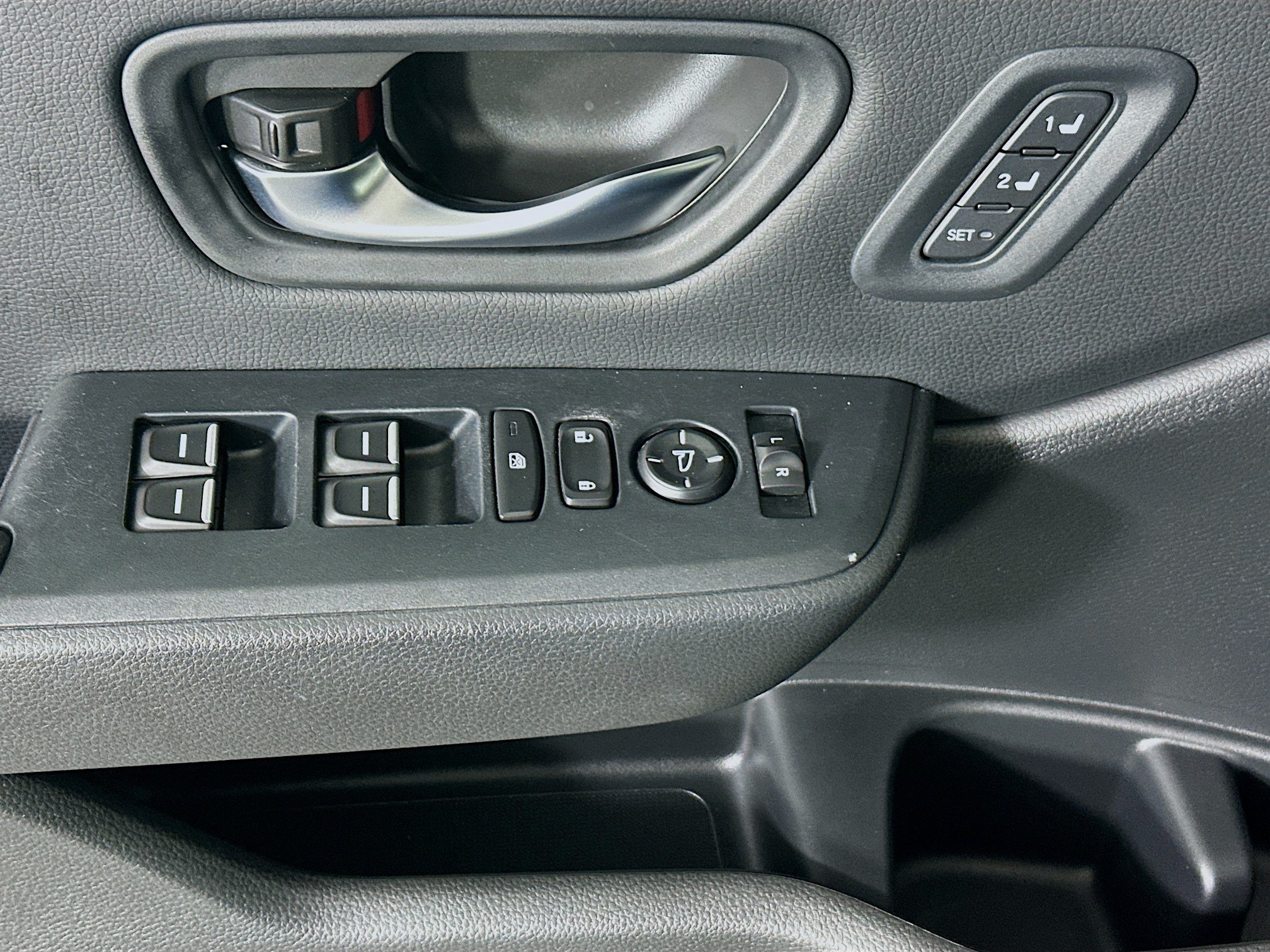 Used 2025 Honda Pilot EX-L image 14