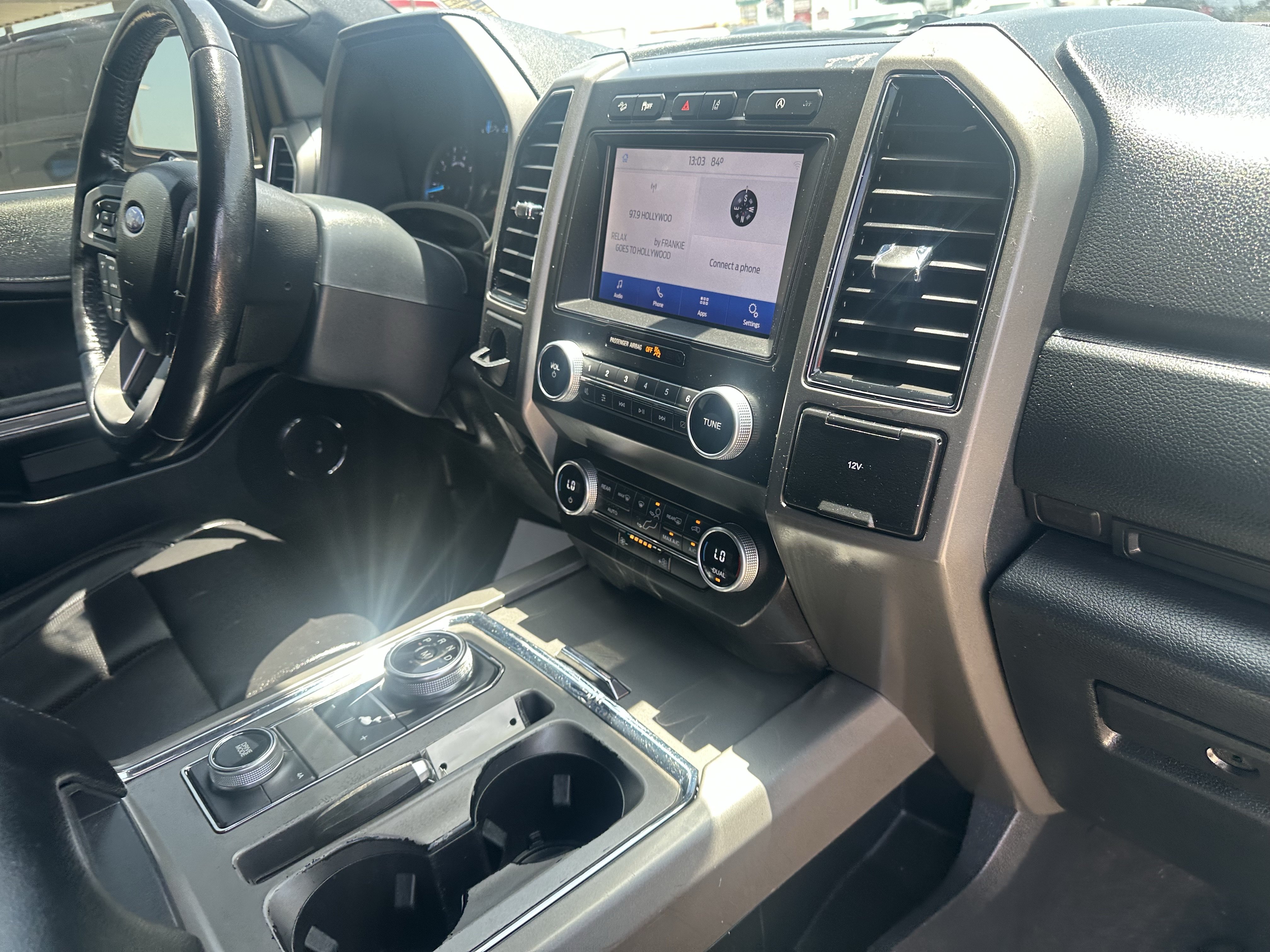Used 2021 Ford Expedition XLT w/ Black Accent Package AWD/4WD image 16