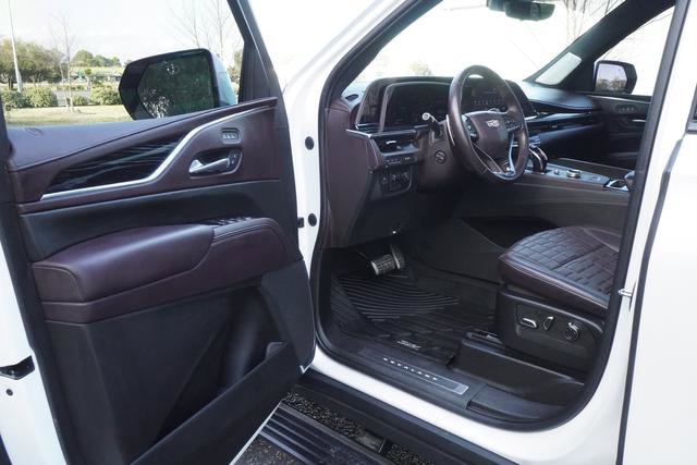 Used 2023 Cadillac Escalade V AWD/4WD image 11