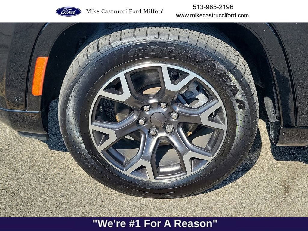 Used 2024 Jeep Wagoneer L Series III w/ Flexible Seating Group AWD/4WD image 9