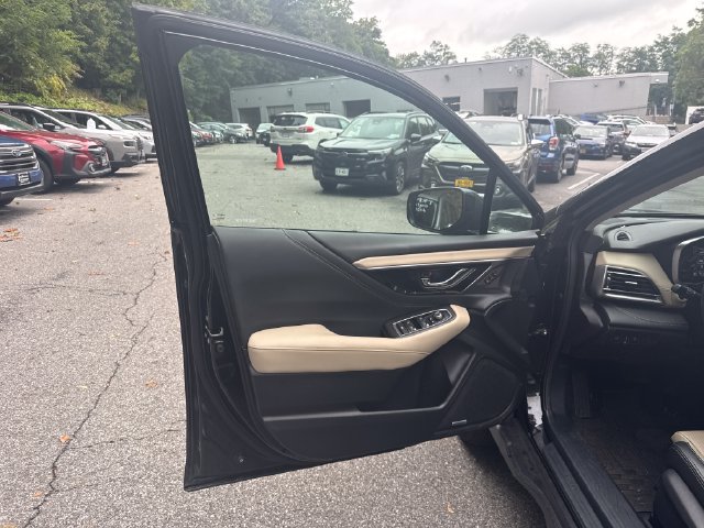 Used 2023 Subaru Outback Limited AWD/4WD image 9