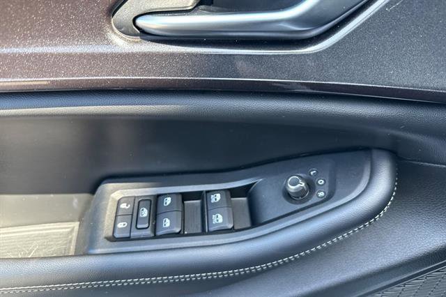 Used 2023 Jeep Grand Cherokee Altitude AWD/4WD image 10