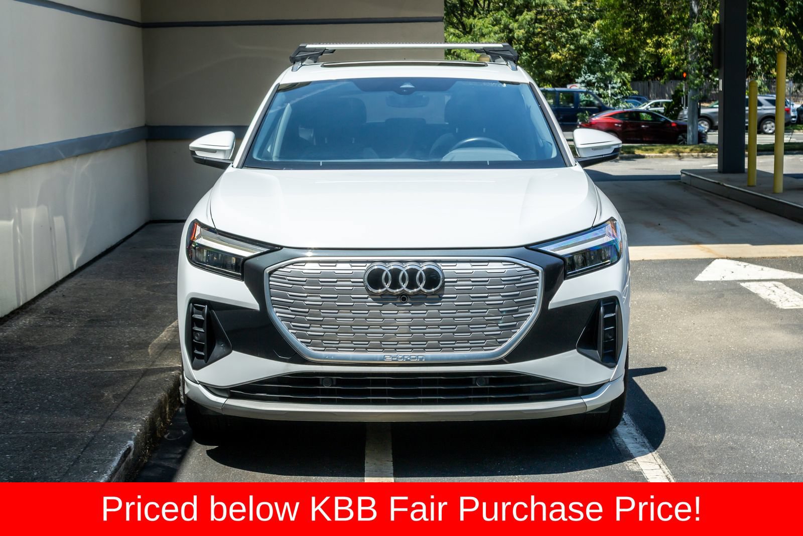 Used 2022 Audi Q4 e-tron Premium Plus AWD/4WD image 2